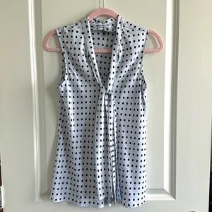 Anne Klein polka dot sleeveless blouse size 8